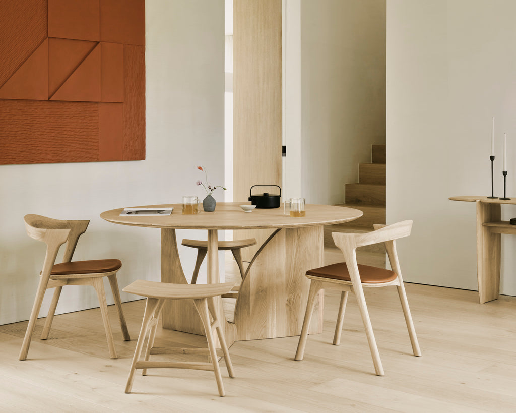 TABLE RONDE GEOMETRIC 150 cm - chêne ou teck massif - Ethnicraft