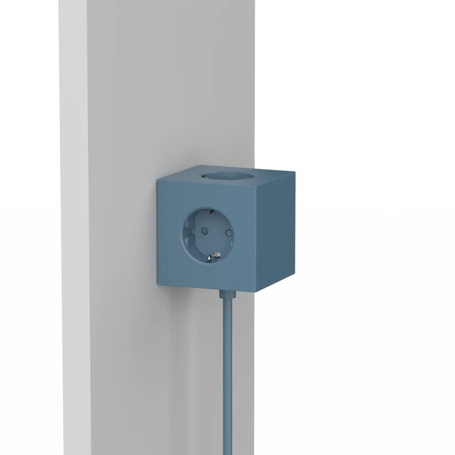 Avolt - Prise murale Square 2 avec port USB-C - Bleu